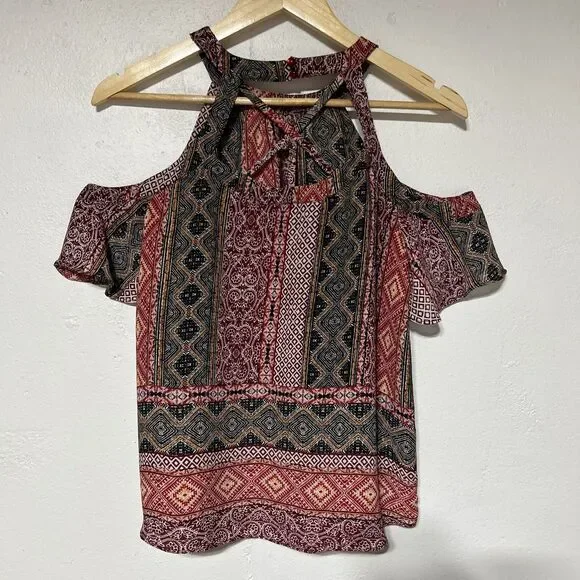 A Byer Womens Off The Shoulder Geometric Blouse Medium Shirt Top Red/Black - Picture 7 of 15